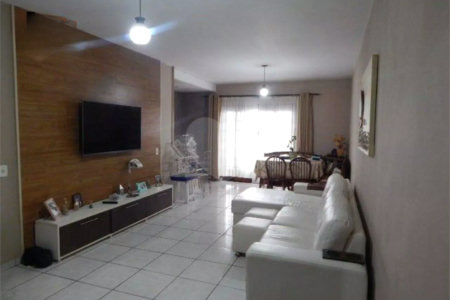 Sobrado à venda com 3 quartos, sendo 1 suíte, em Vila Ré, São Paulo, SP