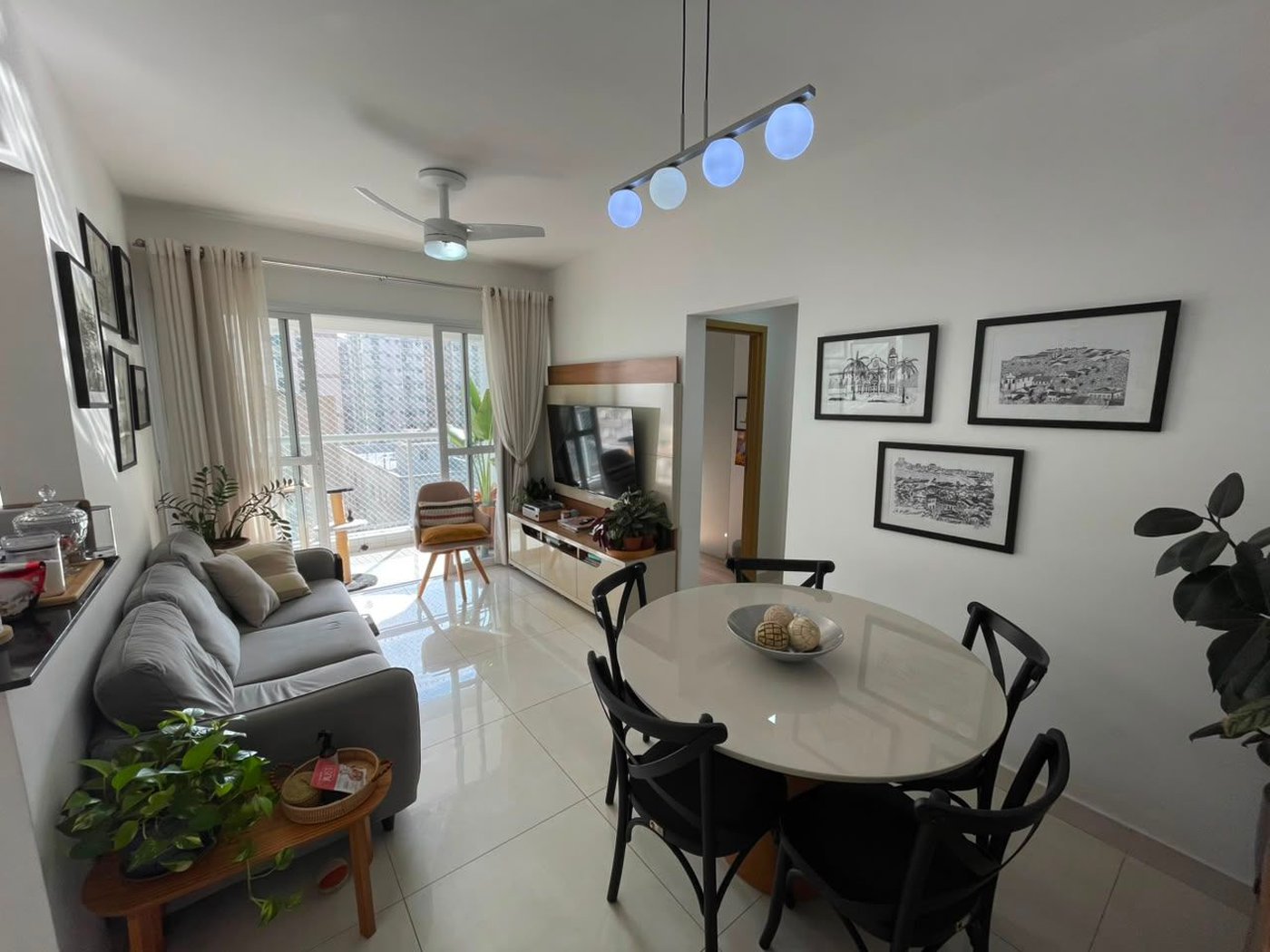 Apartamento com 2 dormitórios à venda, 74 m² por R$ 1.049.000,00 - Gonzaga - Santos/SP