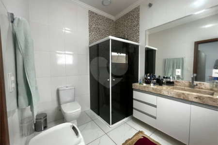 Casa à venda com 4 quartos, sendo 2 suítes, em Vila Nastri, Itapetininga, SP