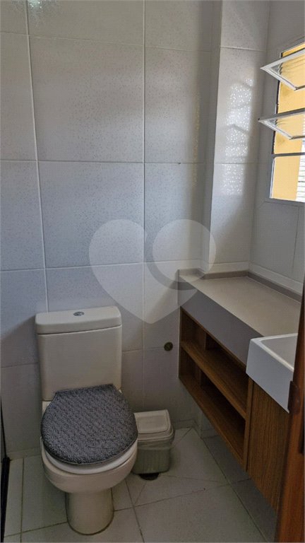 Casa à venda com 2 quartos, sendo 1 suíte, no condomínio A.m.costa, São Paulo - SP