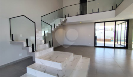 Casa à venda com 4 quartos, sendo 3 suítes, no condomínio Residencial Golden Ville, Itapetininga - SP