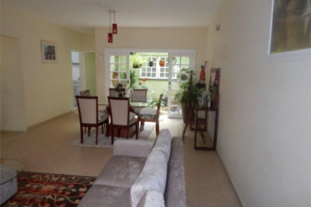 Casa à venda com 3 quartos, sendo 1 suíte,  em Vila Suissa, Mogi das Cruzes, SP