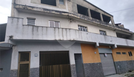 Casa à venda com 3 quartos, sendo 1 suíte,  em Vila Gustavo, São Paulo, SP