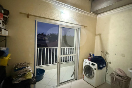 Sobrado à venda com 6 quartos, sendo 2 suítes, em Vila Áurea, Poá, SP