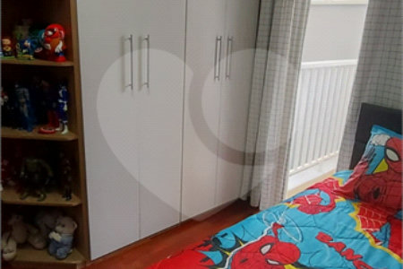 Casa à venda com 3 quartos, sendo 1 suíte, no condomínio Ville Resedá, São Paulo - SP