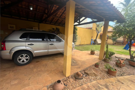 Casa à venda com 3 quartos, sendo 1 suíte, em Parque Santa Marta, São Carlos, SP