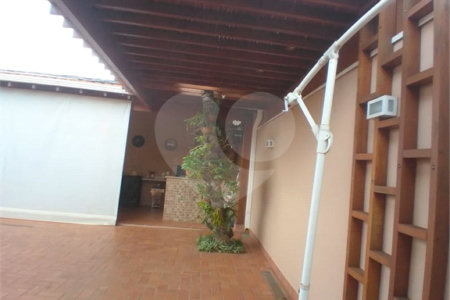 Casa à venda com 4 quartos, sendo 2 suítes, em Jardim Adalgisa, Araraquara, SP
