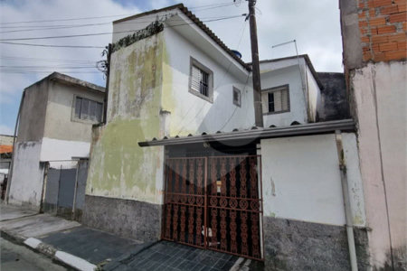 Sobrado à venda com 2 quartos, sendo 1 suíte, em Vila Urupês, Suzano, SP