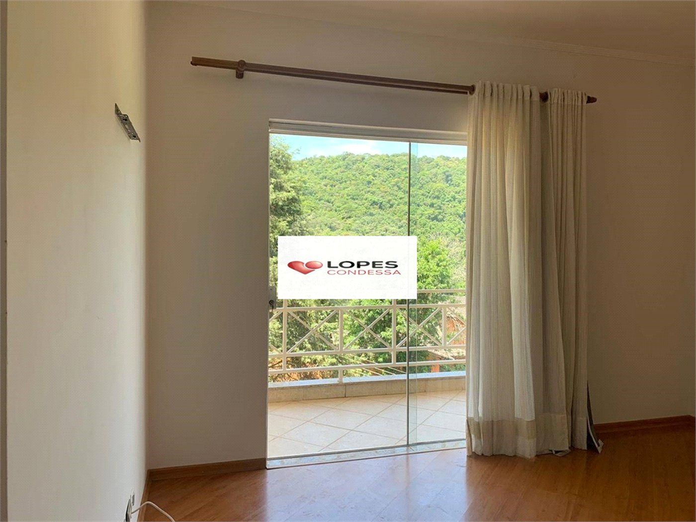 Casa à venda com 3 suítes no condomínio Alpes da Cantareira, Mairiporã - SP