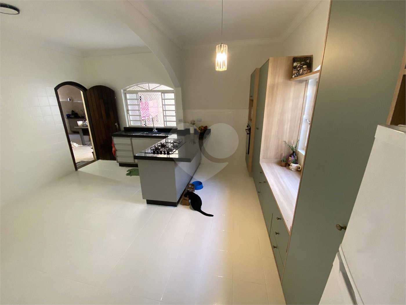 Sobrado à venda com 3 quartos, sendo 1 suíte, em Monte Castelo, São José dos Campos, SP