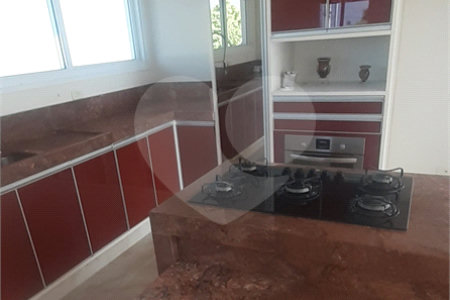 Casa em condomínio à venda ou para alugar com 5 quartos, sendo 3 suítes,  no Centro, Bom Jesus dos Perdões, SP