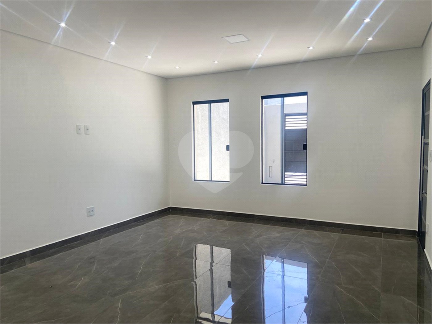 Casa à venda com 2 quartos, sendo 1 suíte, em Residencial Jardim Nathália, Sorocaba, SP