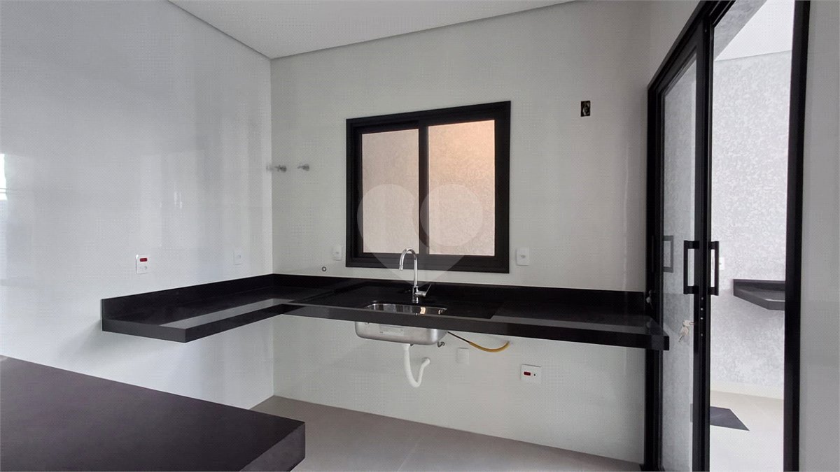 Casa à venda com 3 quartos, sendo 1 suíte, no condomínio Jardim Residencial Villagio Ipanema I, Sorocaba - SP