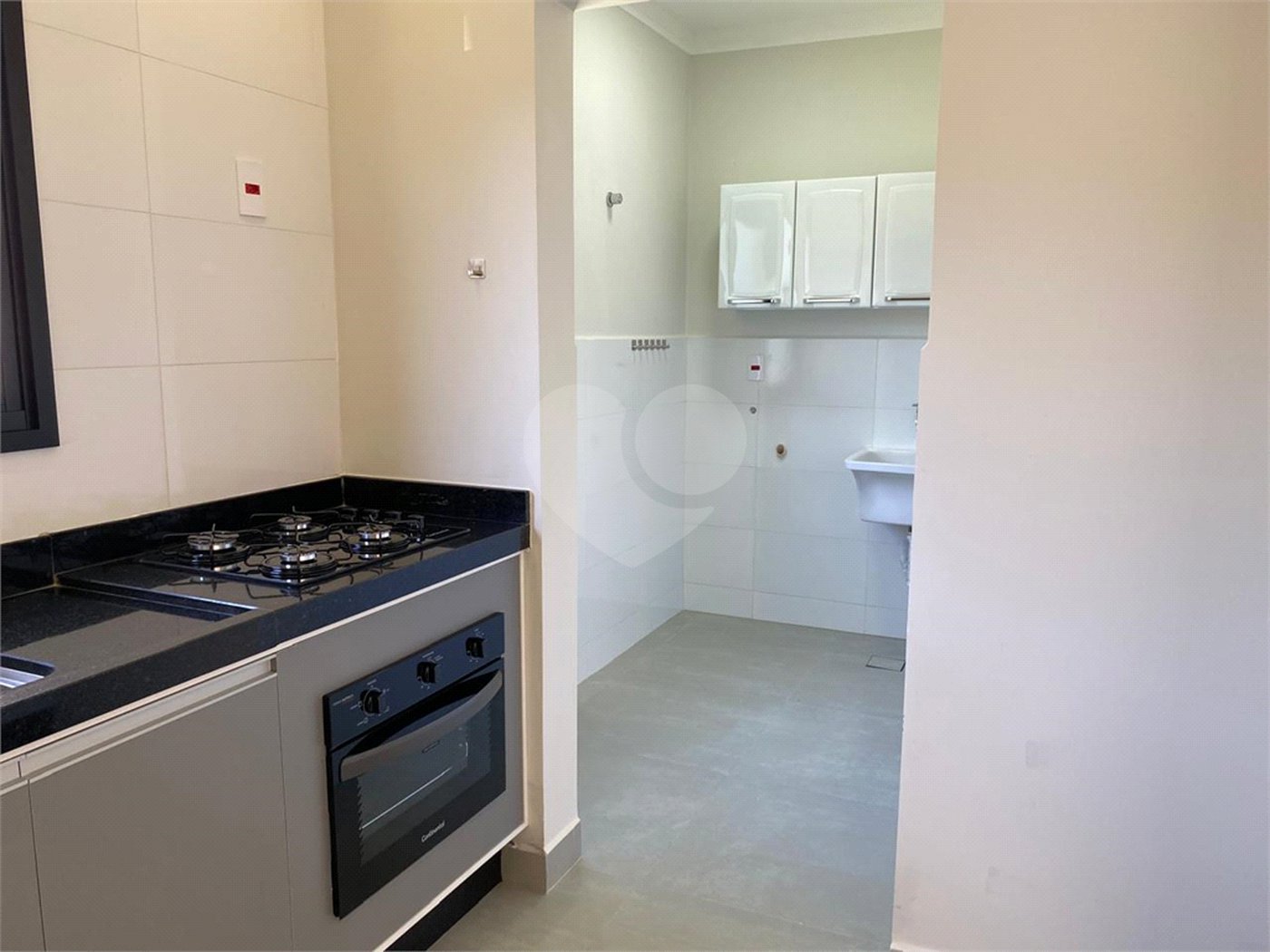 Casa à venda com 3 suítes no condomínio Villaggio Maranello, Vinhedo - SP