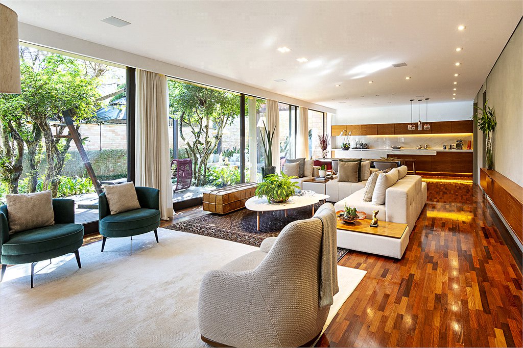 Casa à venda com 4 suítes no condomínio Vila Flora, São Paulo - SP