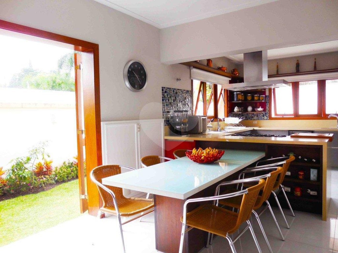 Casa à venda com 4 suítes no condomínio Vilaggio Monte Alegre, São Paulo - SP