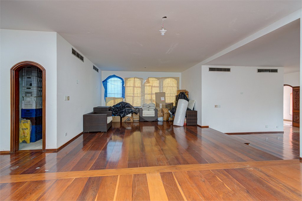 Casa à venda com 5 suítes em Jardim Prudência, São Paulo, SP