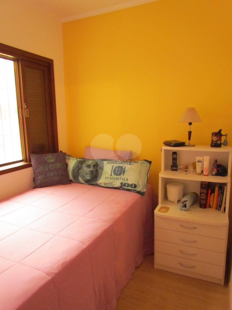 Casa de Vila à venda com 4 quartos, sendo 1 suíte, em Chácara Monte Alegre, São Paulo, SP