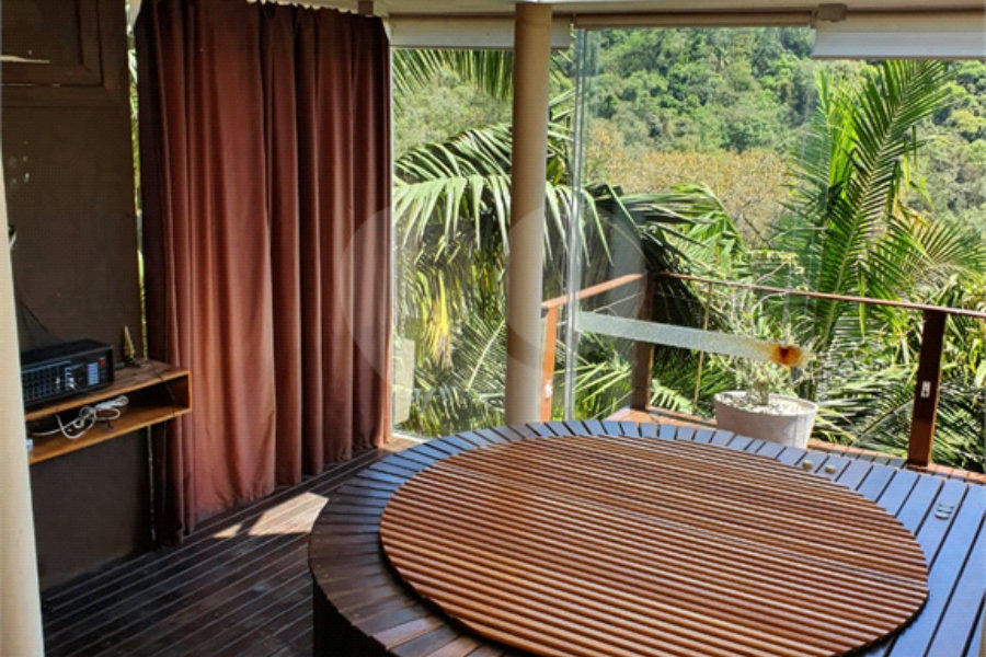Casa à venda com 4 suítes em Serra da Cantareira, Mairiporã, SP
