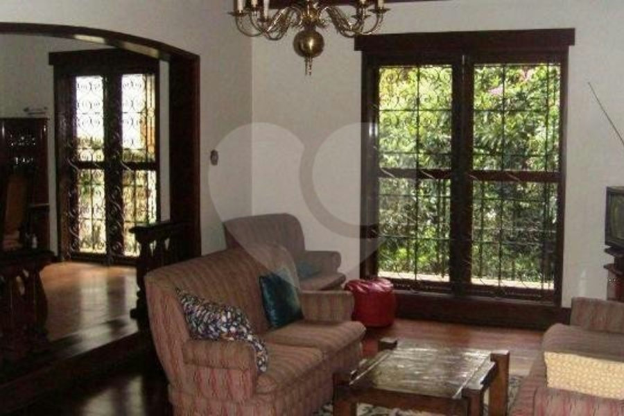 Sobrado à venda com 3 quartos, sendo 2 suítes, em Jardim Virginia Bianca, São Paulo, SP