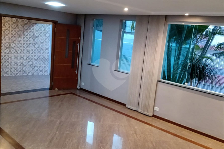Casa à venda com 4 quartos, sendo 3 suítes, em Assunção, São Bernardo do Campo, SP