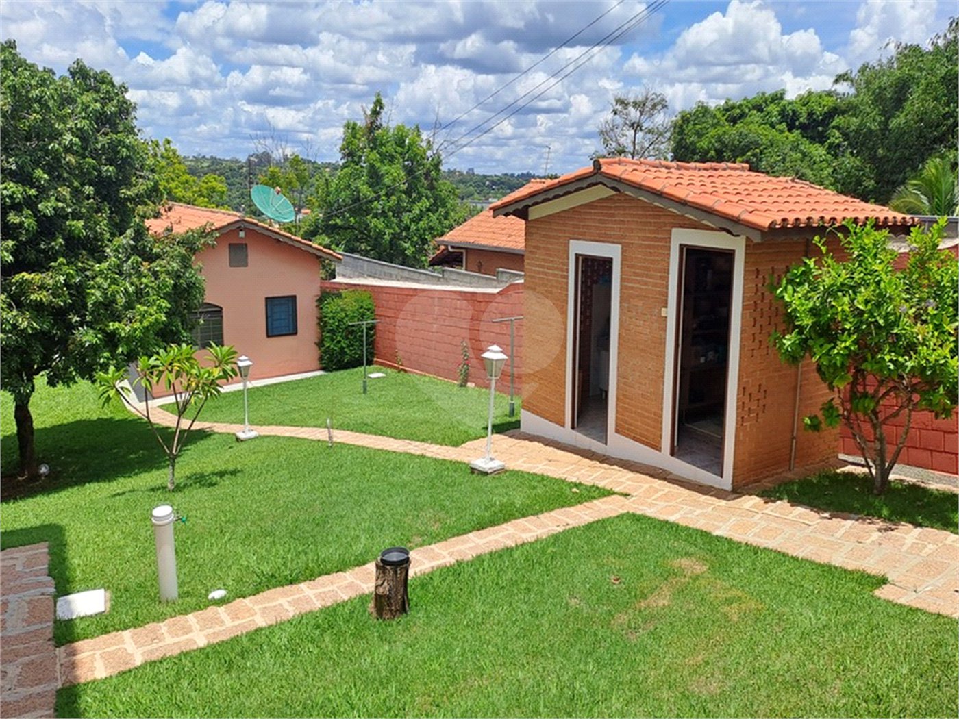 Casa à venda com 3 quartos, sendo 1 suíte, no condomínio Residencial Vale das Laranjeiras, Indaiatuba - SP