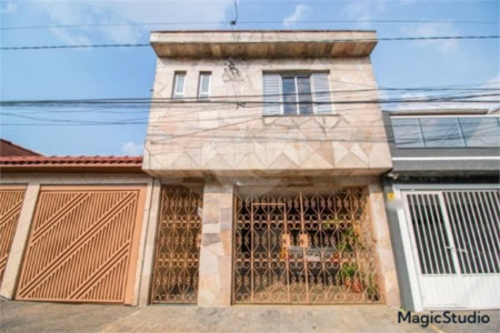 Casa com 240m², 4 dormitórios, sendo 1 suíte, 1 vaga de Garagem, à venda na Vila Prudente.