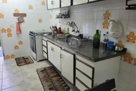 Sobrado à venda com 3 quartos, sendo 1 suíte, em Vila Hamburguesa, São Paulo, SP