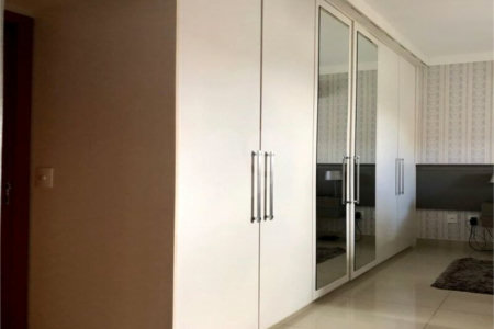 Casa à venda com 4 quartos, sendo 3 suítes, no condomínio Residencial Terra Nobre, Indaiatuba - SP