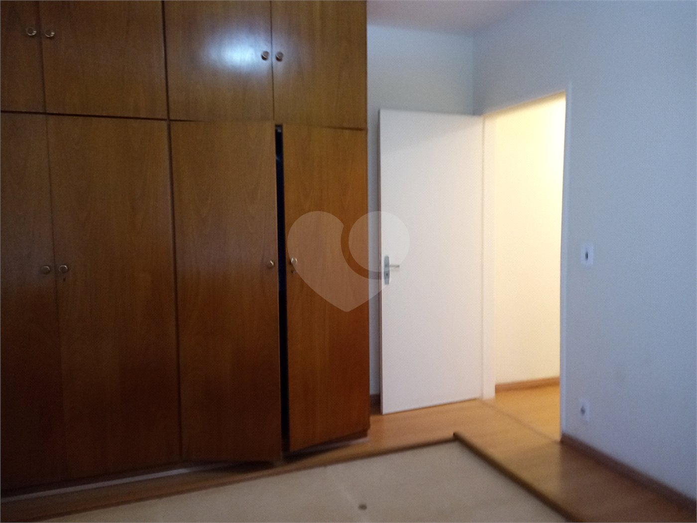 Sobrado à venda com 4 quartos em Horto, São Paulo, SP
