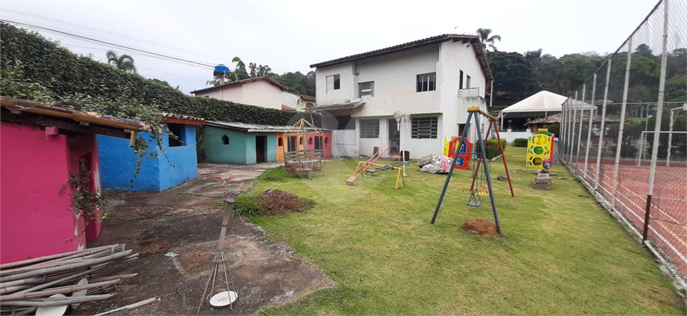 Casa Térrea à venda com 5 quartos, sendo 3 suítes, em Serra da Cantareira, Mairiporã, SP