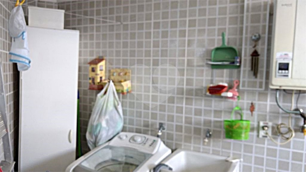 Casa à venda com 3 quartos, sendo 1 suíte,  no condomínio Residencial Água Fria, São Paulo - SP