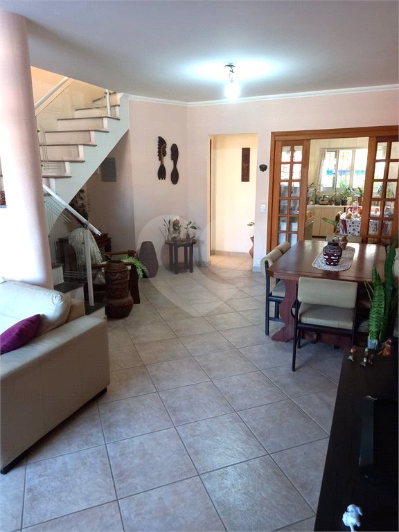 Sobrado à venda com 4 quartos em Tremembé, São Paulo, SP
