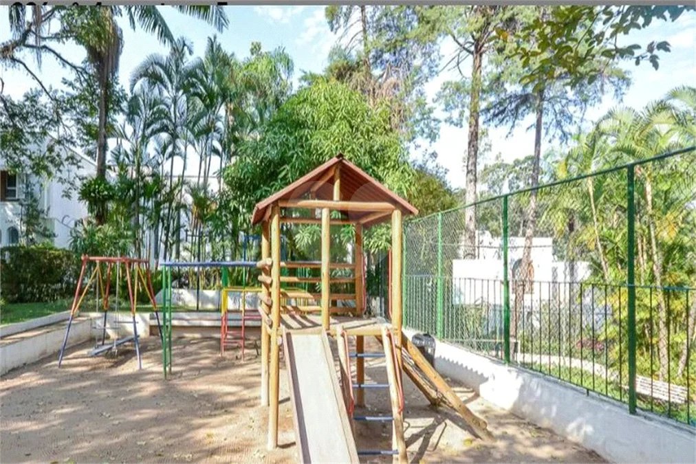 Casa de Condomínio Fechado 4 quartos - 2 suítes, 533 m² área construída - Jardim Marajoara