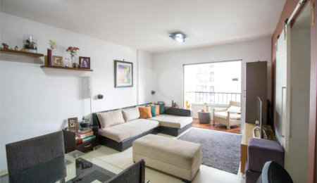 Apartamento à venda com 2 quartos, sendo 1 suíte,  em Campo Belo, São Paulo, SP