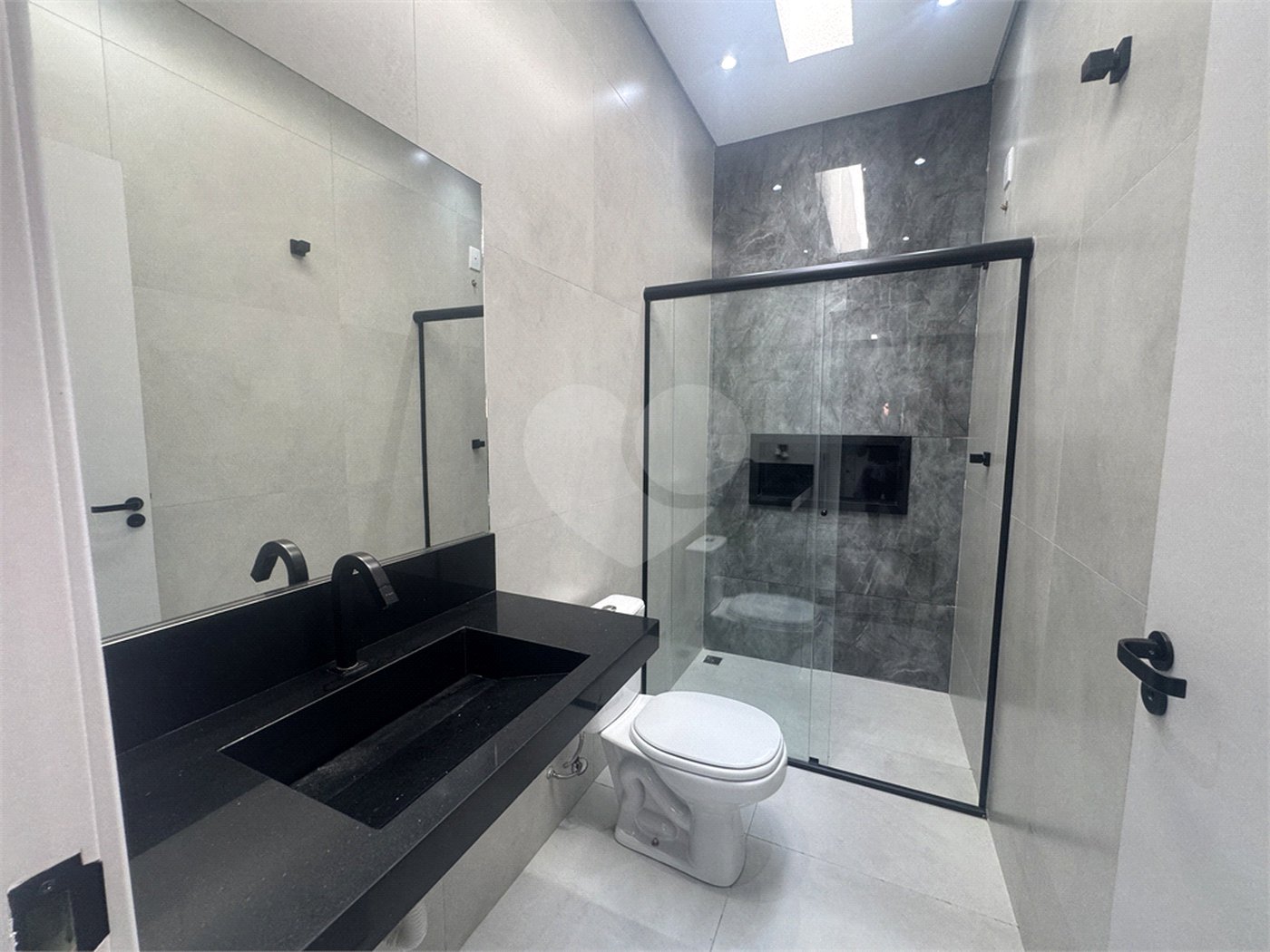 Casa à venda com 3 quartos, sendo 1 suíte, no condomínio Residencial Villagio Wanel, Sorocaba - SP
