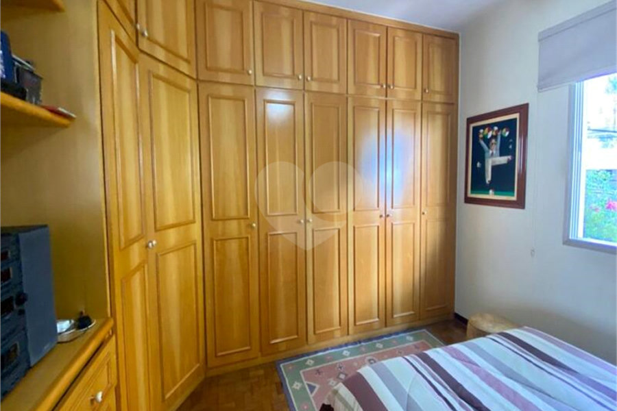 Sobrado à venda com 4 quartos, sendo 1 suíte, em Jardim São Bento, São Paulo, SP