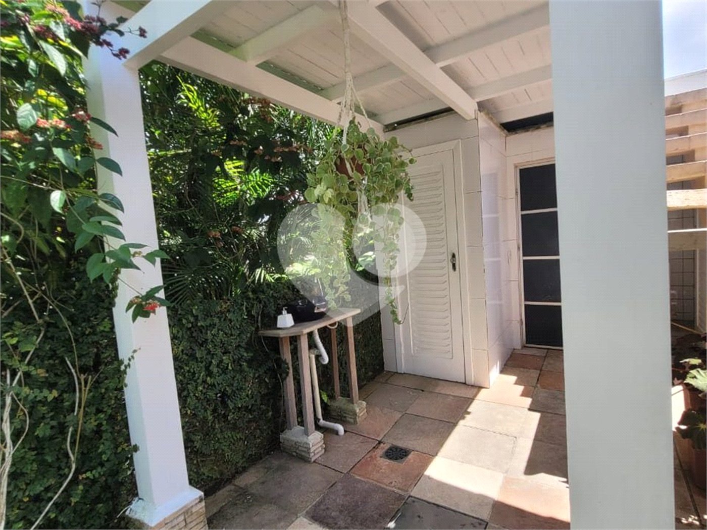 Casa à venda com 4 quartos, sendo 2 suítes, no Centro, Santa Cruz Cabrália, BA