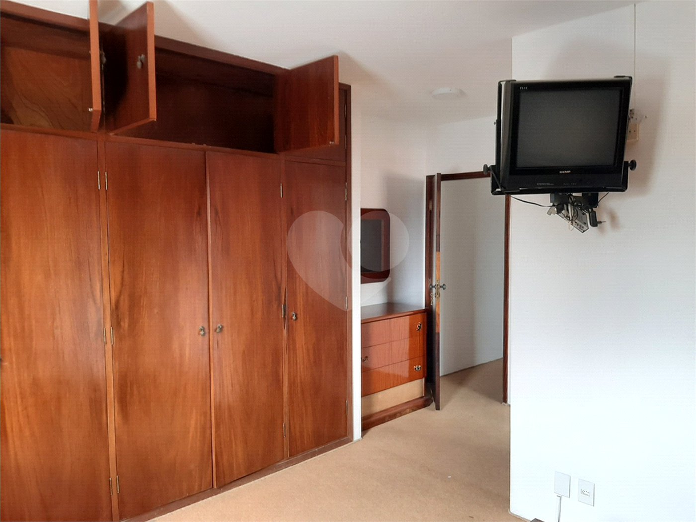 Sobrado à venda ou para alugar com 3 quartos, sendo 1 suíte, em Vila Paulista, São Paulo, SP