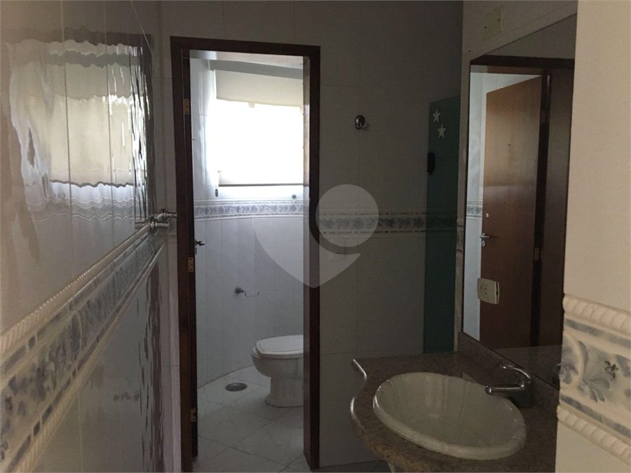 Sobrado à venda ou para alugar com 3 quartos, sendo 1 suíte, em Dos Casa, São Bernardo do Campo, SP