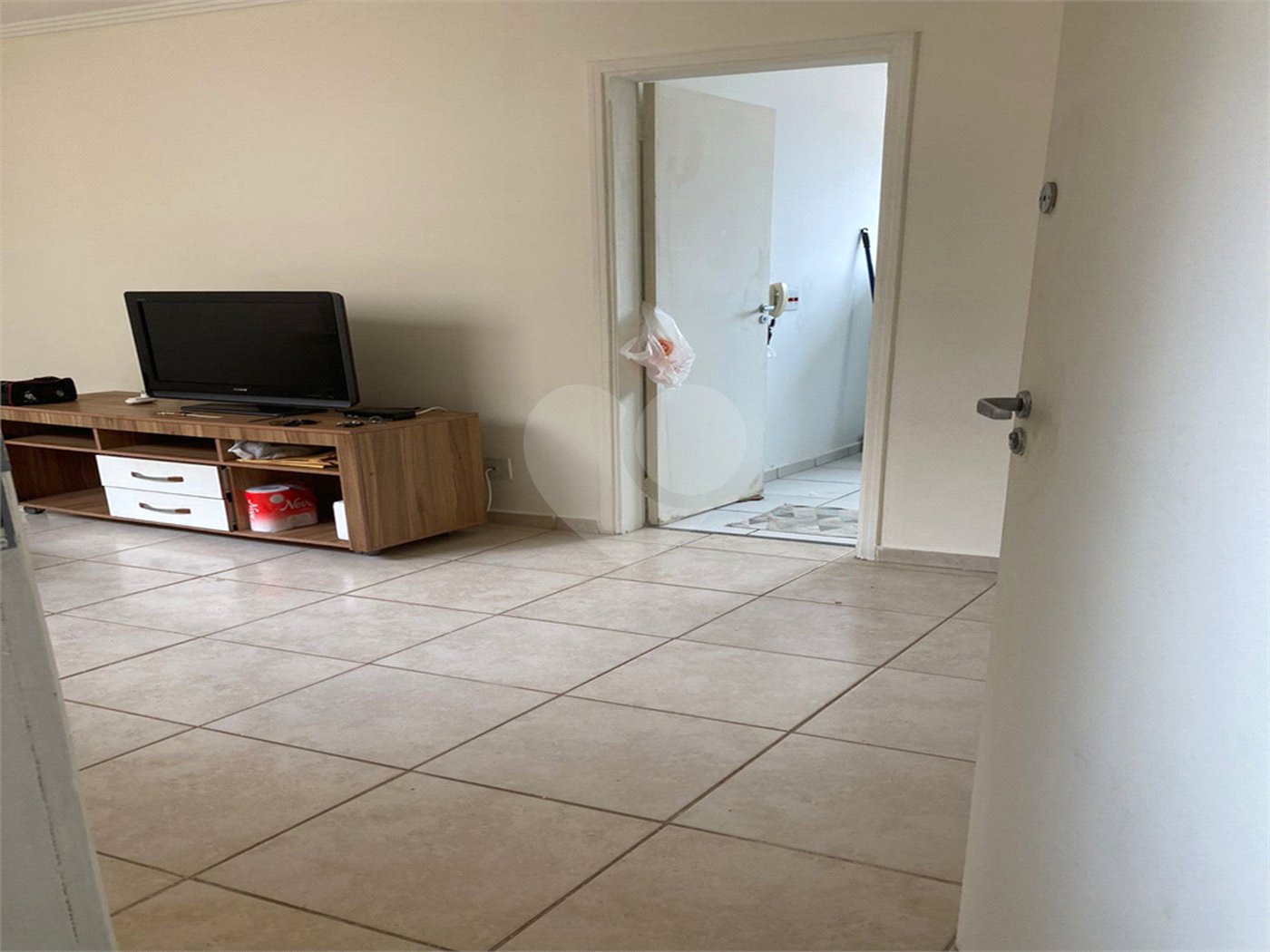 Apartamento à venda com 3 quartos, sendo 1 suíte - no condomínio Carlos Magno, São Carlos - SP