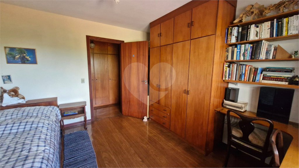 Sobrado à venda com 4 quartos, sendo 1 suíte, em Tremembé, São Paulo, SP