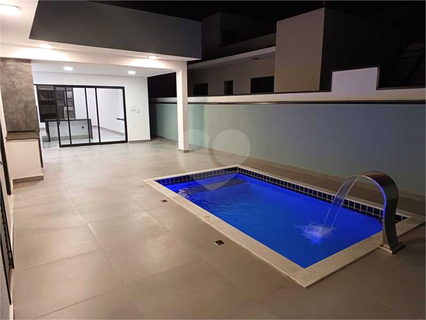 Casa à venda com 3 suítes no condomínio Residencial Alto de Itaici, Indaiatuba - SP