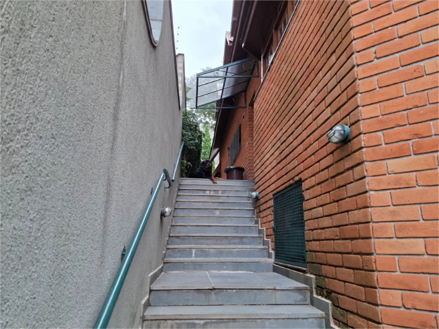 Sobrado à venda com 4 quartos, sendo 2 suítes, em Jardim Leonor, São Paulo, SP