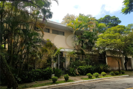 Sobrado à venda com 3 quartos, sendo 1 suíte, em Brooklin Velho, São Paulo, SP