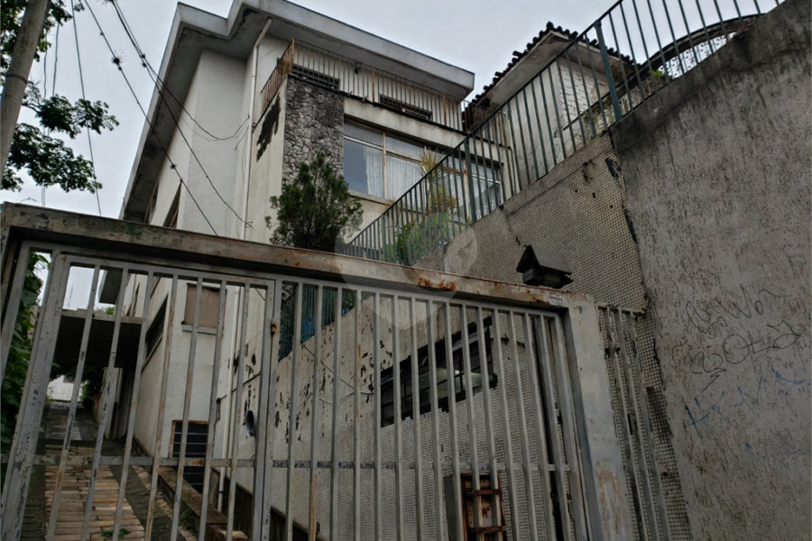 Sobrado à venda com 4 quartos em Santana, São Paulo, SP