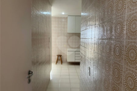 Apartamento à venda com 3 quartos, sendo 1 suíte, em Alto da Boa Vista, São Paulo, SP