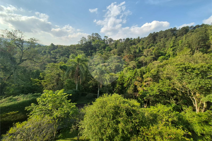 Casa à venda com 3 quartos, sendo 1 suíte, no condomínio Alpes da Cantareira, Mairiporã - SP