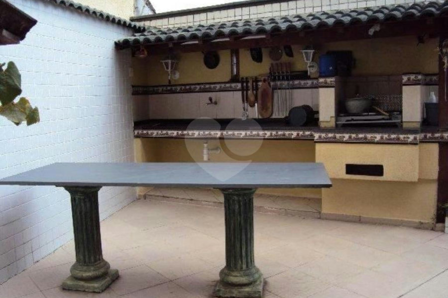 Sobrado à venda com 3 quartos, sendo 1 suíte, em Vila Paulicéia, São Paulo, SP