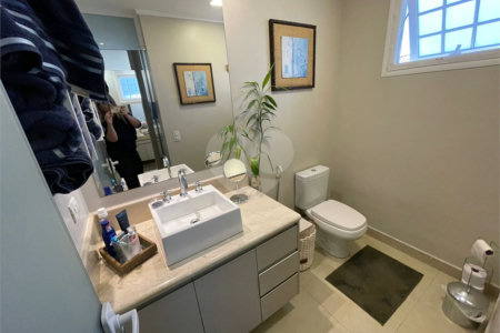 Casa à venda com 4 suítes no condomínio Fechado, São Paulo - SP